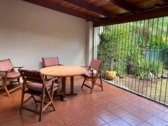 Venta de hermosa casa en Belén, Heredia. #22-1032