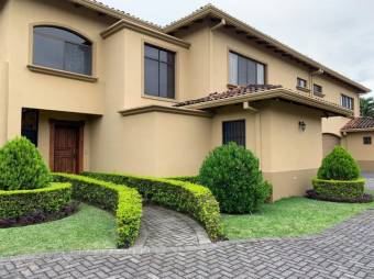 MLS-22-1023 VENTA CASA GUACHIPELIN ESCAZU