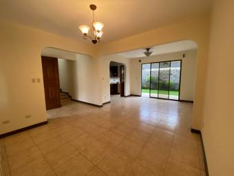 Se vende casa estilo colonial en San Francisco de Heredia 22-148