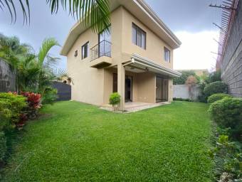 Se vende casa estilo colonial en San Francisco de Heredia 22-148