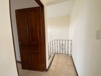 Se vende casa estilo colonial en San Francisco de Heredia 22-148