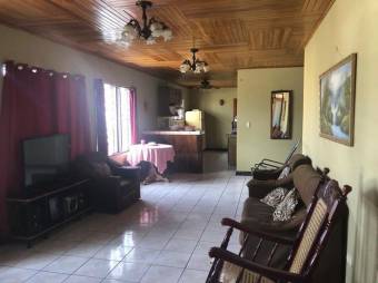 Venta de casa con estupenda ubicación en Barreal de Heredia. #22-1643