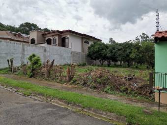 Se vende amplio lote plano en Crucitas de Heredia 22-751