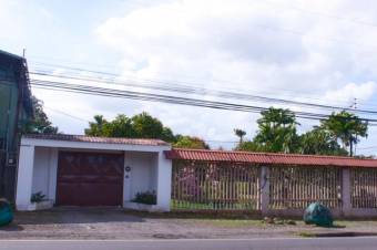 Preciosa casa en Venta, Guapiles Centro        CG-21-1192