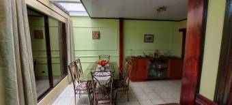 Se vende hermosa casa de 3 niveles en Sn Rafael de Oreamuno. 22-146 