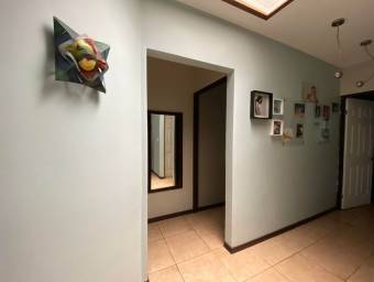 Se vende linda casa en Ulloa de Heredia 22-224