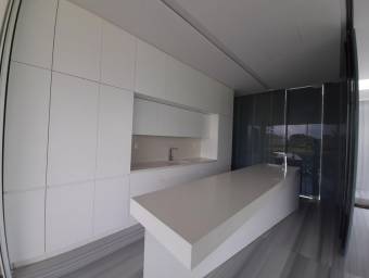 Se vende espectacular casa, en Altos Paloma de Santa Ana 20-1176 