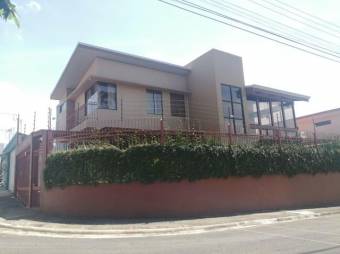 Vendo o alquilo hermosa propiedad en La Itaba Lomas de Ayarco MLS#22-123