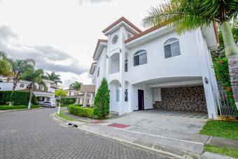 Venta de casa en Heredia, Santo Domingo, Santo Tomás