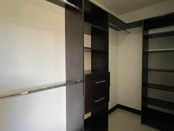 Se alquila hermoso apartamento en Santa Ana 22-1592