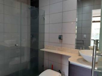  Se alquila apartamento en Rio Oro Santa Ana, amoblado 22-1535