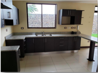 Venta de casa ubicada en Cartago, El Guarco, El Tejar