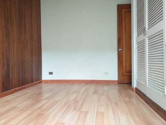 Se alquila apartamento para oficinas en Rohrmoser 21-63