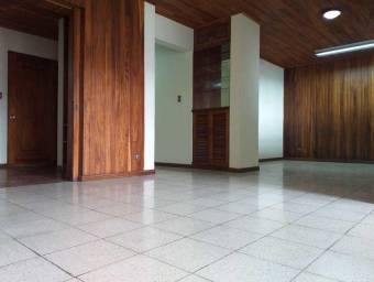 Se alquila apartamento para oficinas en Rohrmoser 21-63