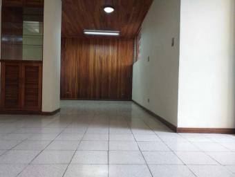 Se alquila apartamento para oficinas en Rohrmoser 21-63