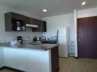 Se alquila extraordinario apartamento en Paseo Colón 22-490