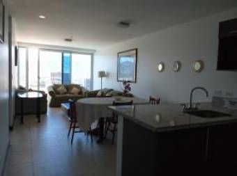 Se alquila extraordinario apartamento en Paseo Colón 22-490