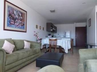 Se alquila extraordinario apartamento en Paseo Colón 22-490