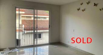 Beautiful house with 2 floors in a condominium. San Rafael de Escazu. Well adjudicated bank.