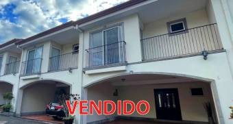 Hermosa casa de 2 plantas en condominio. San Rafael de Escazú. Bien adjudicado bancario.