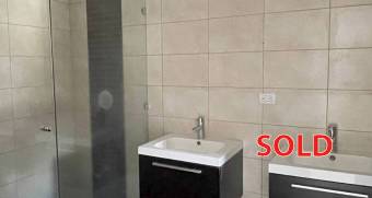 Beautiful house with 2 floors in a condominium. San Rafael de Escazu. Well adjudicated bank.