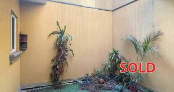 Beautiful house with 2 floors in a condominium. San Rafael de Escazu. Well adjudicated bank.