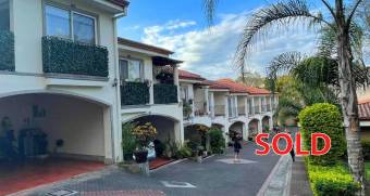 Beautiful house with 2 floors in a condominium. San Rafael de Escazu. Well adjudicated bank.