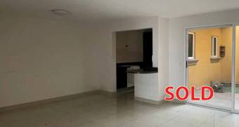 Beautiful house with 2 floors in a condominium. San Rafael de Escazu. Well adjudicated bank.