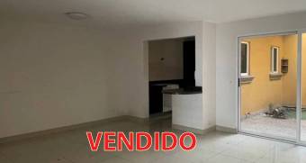 Hermosa casa de 2 plantas en condominio. San Rafael de Escazú. Bien adjudicado bancario.