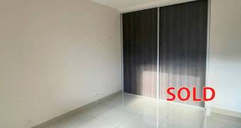 Beautiful house with 2 floors in a condominium. San Rafael de Escazu. Well adjudicated bank.