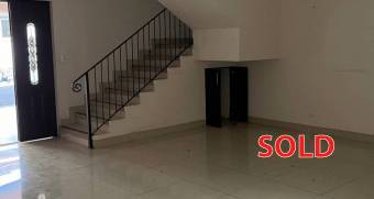 Beautiful house with 2 floors in a condominium. San Rafael de Escazu. Well adjudicated bank.