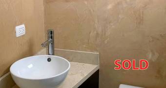 Beautiful house with 2 floors in a condominium. San Rafael de Escazu. Well adjudicated bank.