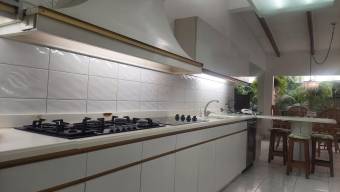 Fabulosa casa en Venta,  Rohrmoser        CG-22-1243