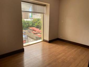 Se alquila apartamento en Sabana Sur 22-292