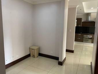 Se alquila apartamento en Sabana Sur 22-292