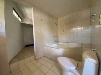 Fabulosa casa en Venta,  SantaAna      CG-22-1470