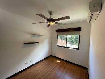 Se vende hermosa casa ubicada en Pozos, Santa Ana 22-1703