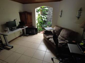 MLS-22-1714 VENTA CASA SABANILLA SAN JOSE 