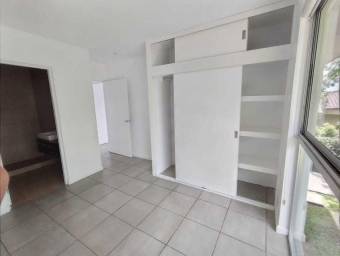 Se alquila hermoso apartamento dúplex en Escazú. 22-1389