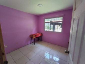  Se alquila bella casa con un terreno enorme en Desamparados 22-1459