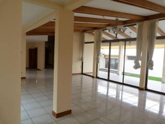 Hermosa casa en Venta,  EscazuCentro     CG-22-1097