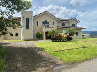 Preciosa casa de Ensueño en Venta,  AlajLaGuacima     CG-22-134