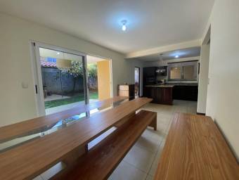 Se vende hermosa casa en exclusivo condominio de San Francisco, Heredia22-1578