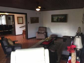 Precio $350.000. Hermosa casa a la venta en Lomas de Ayarco MLS#19-329 