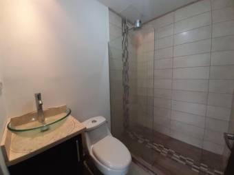  Se alquila hermoso apartamento completamente nuevo, en Pozos Santa Ana 22-1701