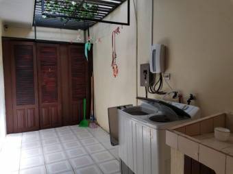 MLS-22-1290 VENTA CASA ALAJUELA CENTRO