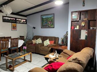 se vende casa con apartamento en San Francisco de Heredia 21-1172