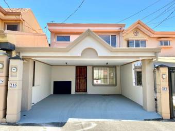 se vende casa espaciosa en lagunilla Heredia 22-1438