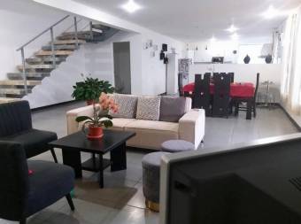 Casa en Venta en Santa Bárbara, Heredia MLS #23-1506 CL