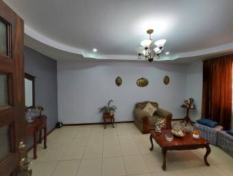 Casa en Venta en San Rafael de Heredia MLS #23-668 CL